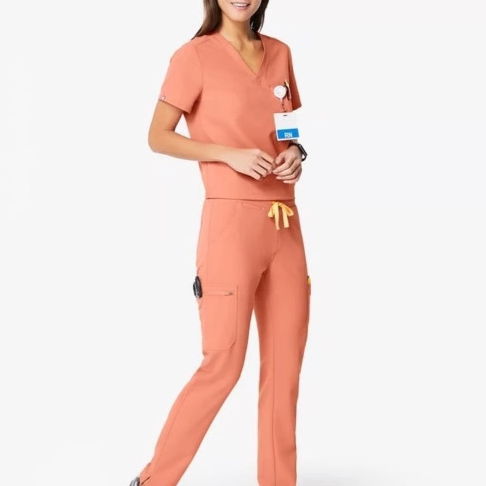 Figs Coral Scrub Set